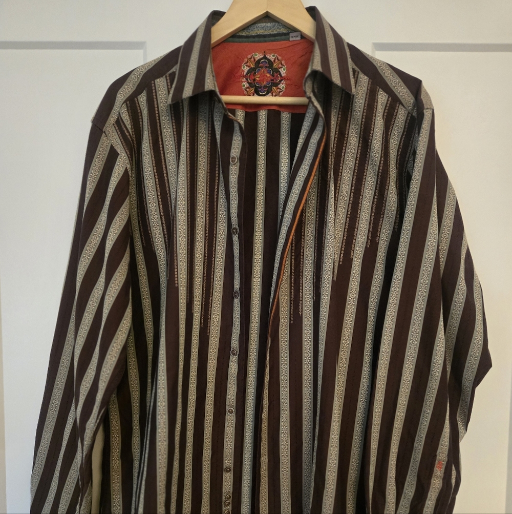 Robert Graham Brown and Cream Patterned Button Down Shirt